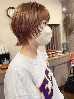 ココロ美容室の写真/丁寧なカウンセリングでなりたい髪色を叶える*ハイライトやインナーカラーも思い通りのキレイな発色に♪