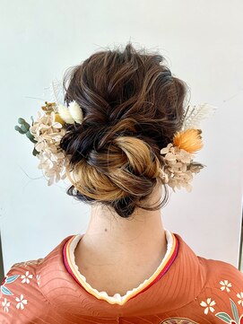 カッツ 元町店(CUT S) 華やかシニヨン