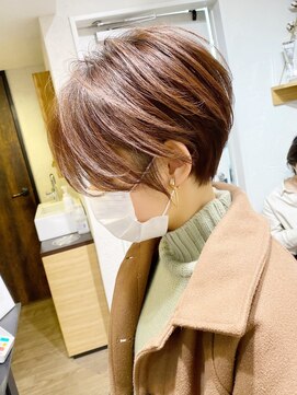 アヴァロン(AVALON) 30代40代50代・大人ショートボブ・白髪ぼかし・小顔カットBISA