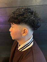 ディスイズバーバーセカンド(THIS IS BARBER 2nd)&nbsp;スキンフェード　ツイストスパイラルパーマ　波巻き