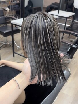 ヴィフ 大船(VIF) ハイライトカラーブリーチダブルカラー切りっぱなしボブ外ハネ