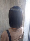 厚みのある重め切りっぱなしボブ