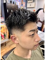 パール(PEARL)&nbsp;スキンミドルフェード×フェザーアップ