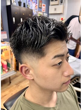 パール(PEARL) スキンミドルフェード×フェザーアップ