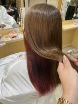 デザイニングヘアードゥ(designing hair Deux)&nbsp;レッドインナーカラー　【インナーカラー/ブリーチ/ロングヘア】