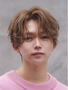 オーシャントーキョーウエスト 心斎橋 (OCEAN TOKYO WEST) メンズヘアセンターパート毛流れブラウンカラー