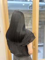 ネウィ 京都四条烏丸(newi)&nbsp;柔らかい透明感あふれるダークグレージュ