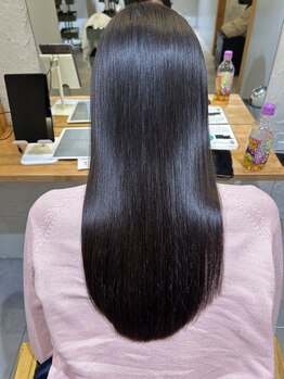 ダメージ毛やうねりや広がり、エイジング毛など髪のお悩みはお任せ◎髪の状態に合った最適な施術をご提案！