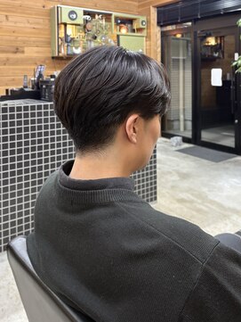 刈り上げ毛流れパーマ