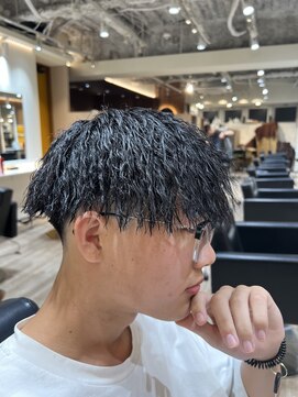 ルースト 渋谷店(ROOST) MEN’S HAIR/波巻ツイストスパイラル/フェザーパーマ/眉毛/渋谷