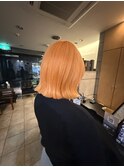 ワンカラーオレンジの切りっぱなしボブ
