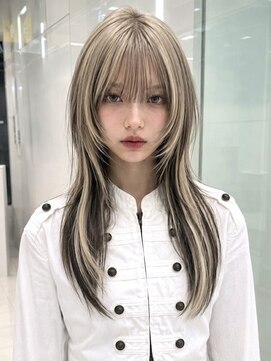 ノラ シンディ(NORA CYNDY) コントラストデザインハイトーンロングレイヤーハッシュカット
