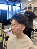 ザデイ カットアンドカルチャーショップ(THE DAY CUT&CULTURE SHOP)&nbsp;フェザーパーマ/リバースセンターパート/ニュアンスパーマ