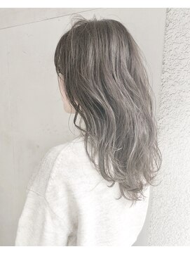 ヘアーアンドアトリエ マール(Hair&Atelier Marl) 【Marl】アッシュグレージュカラーの濡れ髪セミディ♪