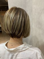 アフロート ショウナン(AFLOAT SHONAN)&nbsp;前下がりグラデーションボブ【赤荻樹】