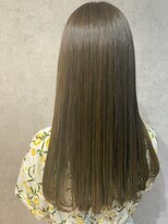シックス ヘア ワーク ショップ(No.06 Hair Work Shop)&nbsp;ストレートロングヘア ＋ カーキグレージュ