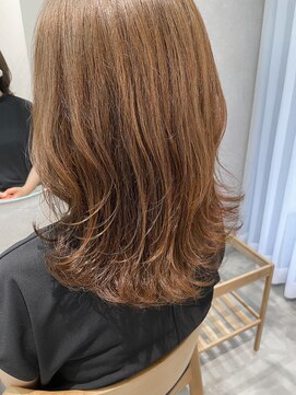 リュンヌ(Lune) くびれカット×ナチュラルハイトーン