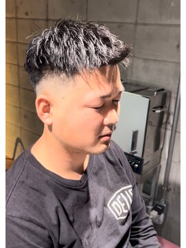 ルポ(repos) スキンフェード×アップバング