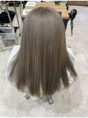 ハイトーングレージュ