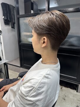 エトラ 渋谷店(etora) 刈り上げマッシュ ショート 毛流れパーマ センターパート