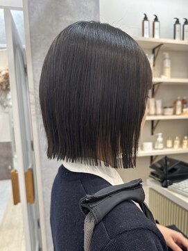 ポジ(poji) 切りっぱなしボブ　ブルーブラック　ブリーチカラー　暗髪