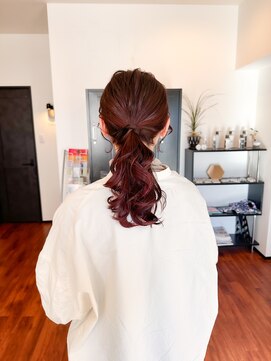 スリーバイザサロン(THREE by the salon) カシスピンクカラー