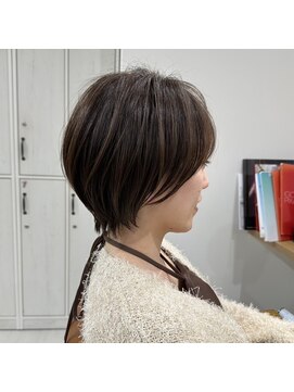 ネイロ 北千住(NeiRo) 小顔ショートボブハイライトカラー大人ショートカット白髪染め