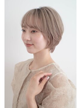 ソレイユトウキョウシブヤ(SOLEIL TOKYO shibuya) ヘルシーショート顔周りレイヤーブリーチミルクティーベージュ