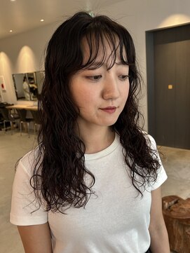 カイラ(KAILA) ミディアムパーマロングウルフレイヤーカットミディアムレイヤー
