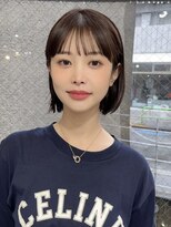 メゾンアクア 表参道(Maison ACQUA)&nbsp;切りっぱなしボブチェリーブラウンミニウルフ前髪縮毛矯正表参道