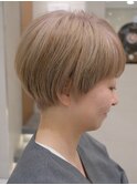 くせ毛多毛ショートボブブリーチ白髪ぼかし明るめマッシュ