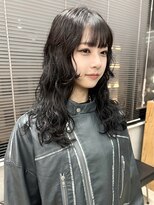 トゥコ(tuco)&nbsp;ロングウェーブパーマ　デジタルパーマくせ毛風ニュアンス顔周り