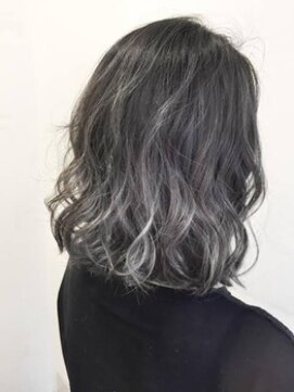 オアシス ガーデン 新宿店(Oasis GaRDEN) グラデーション×アッシュグレー