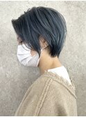ショートボブ水色ブルーカラーアースカラーブリーチダブルカラー