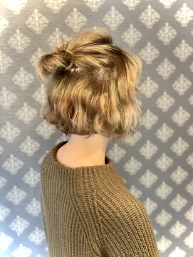 スーリールアドラーブルヘア(Sourire Adorable Hair) お団子ウェーブ巻きスタイル