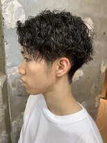 アカ(ACA)&nbsp;センターパートツイストスパイラルパーマツイストパーマ札幌大通