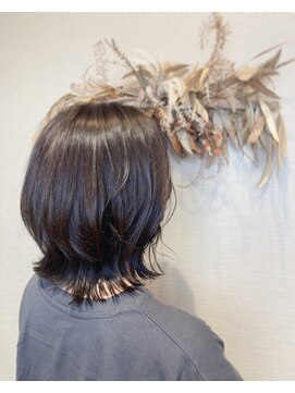 ヴァロ(Valo) ふんわりミディアム レイヤー/イメチェン/３０代/４０代