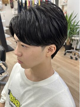 ウェイビーエフティフィフス 横浜西口(WAVEY ft.fifth) センターパートメンズマッシュパーマニュアンスパーマ刈り上げ
