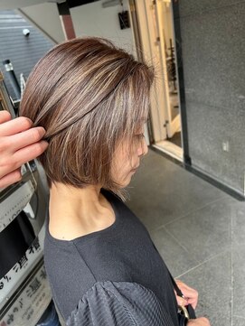 エルピス 中央林間店(elpis) 白髪ぼかし / ショートボブ / ハイライト