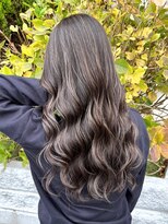 リングバイモアムー(Ring by Moremuu)&nbsp;issy ハイライトスタイル