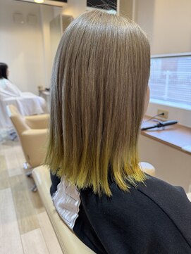 シアン(cyan) ミルクティーベージュ×テールイエロー