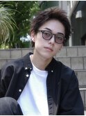 ビジネスマンにも人気のアップバングショートスタイル