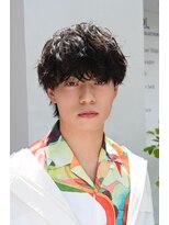 ネイビー(NAVY)&nbsp;抜け感ある スパイラルパーマ メンズマッシュ