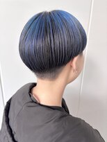 エン(YENN)&nbsp;刈り上げマッシュショート × アンブレラカラー