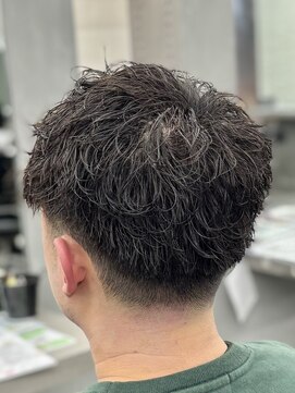 オーバルバイアピッシュ(OVARL by apish) シャドウパーマ/テーパーフェード/ニュアンスパーマ