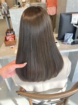 エテレ(etele) オリーブグレージュカラー