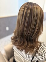 ガジュマル(gajumaru) ハイライトを活かした、透明感ベージュ
