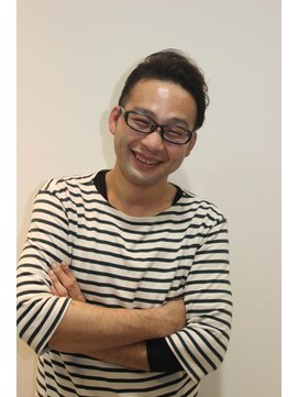 ヘアールーム ルズ 武蔵浦和(Hair Room Luz) ツーブロック×アップバング