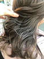 ビヨンドイー(beyond E)&nbsp;ミルクティーグレージュ×インナーカラーホワイトグレージュ