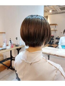 カウチ(Kauti) 丸みショートボブ